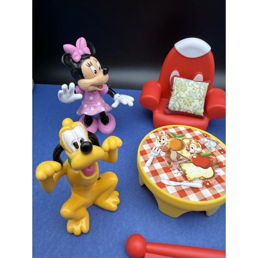 Original Mickey Mouse Clubhouse Deluxe Disney Store Play Set parts and Figurines